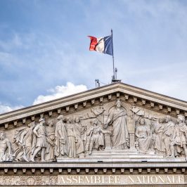 Fronton de l'Assemblée nationale française credit pexels Abhishek Navlakha