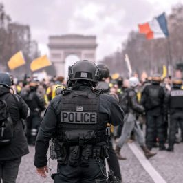 Police durant une manifestation à Paris