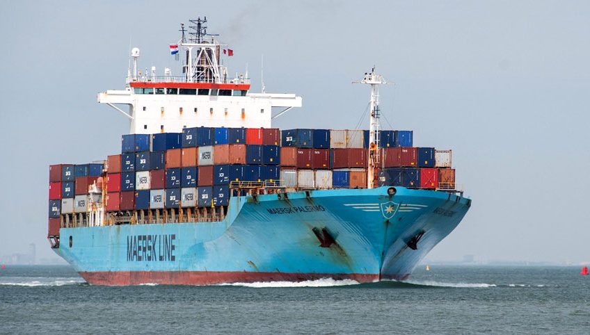 Porte-conteneurs Crédit photo : dendoktoor. Pixabay.