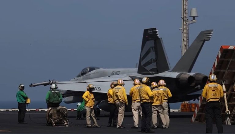 Porte-avions USA. Crédit photo Wikipédia vidéo.