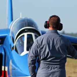 Avion de chasse et militaire. Crédit photo : arnaud audoin. Pexels.