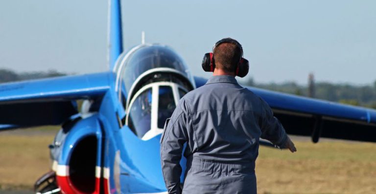 Avion de chasse et militaire. Crédit photo : arnaud audoin. Pexels.
