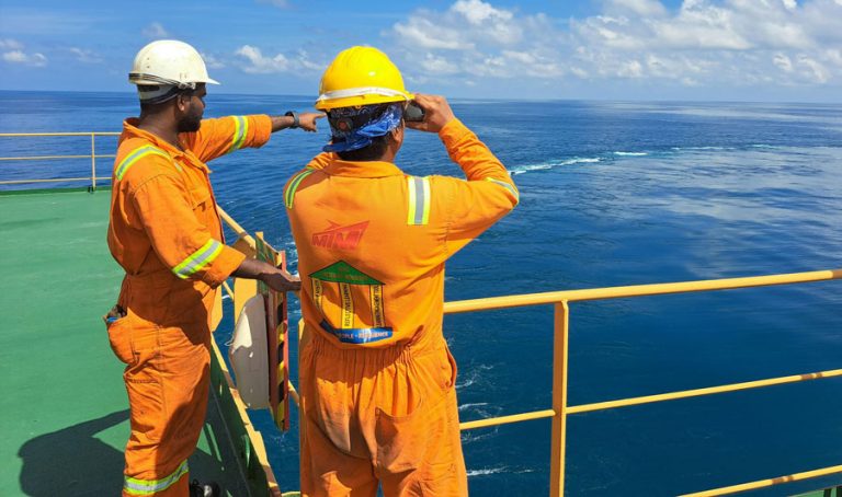 Hommes africains pétrolier Crédit photo : Atmadeep Das. Pexels.