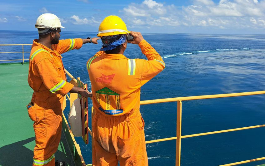 Hommes africains pétrolier Crédit photo : Atmadeep Das. Pexels.